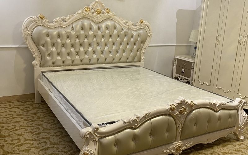 Giường hoàng gia tân cổ điển
