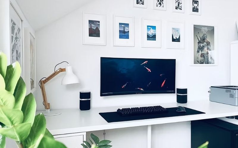 Setup góc gaming tối giản